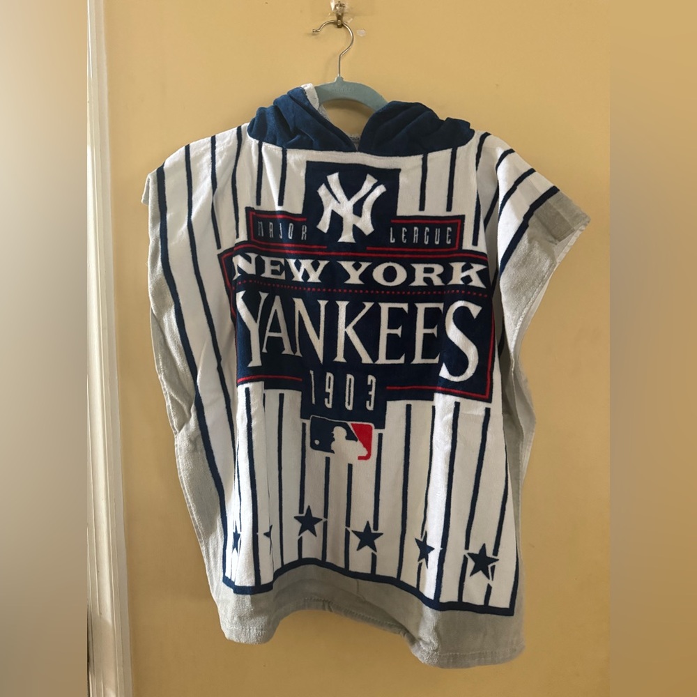 New York Yankees Kids Hooded Towel Poncho - Blue and White